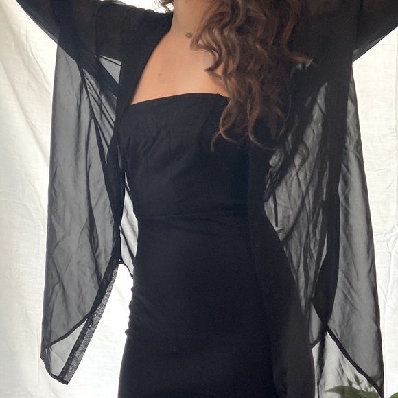 Lulus Other - Lulus Black Light and Flowing Coverup